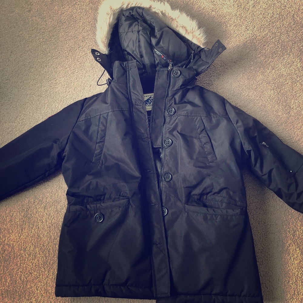 All weather jacket in black with fur hood